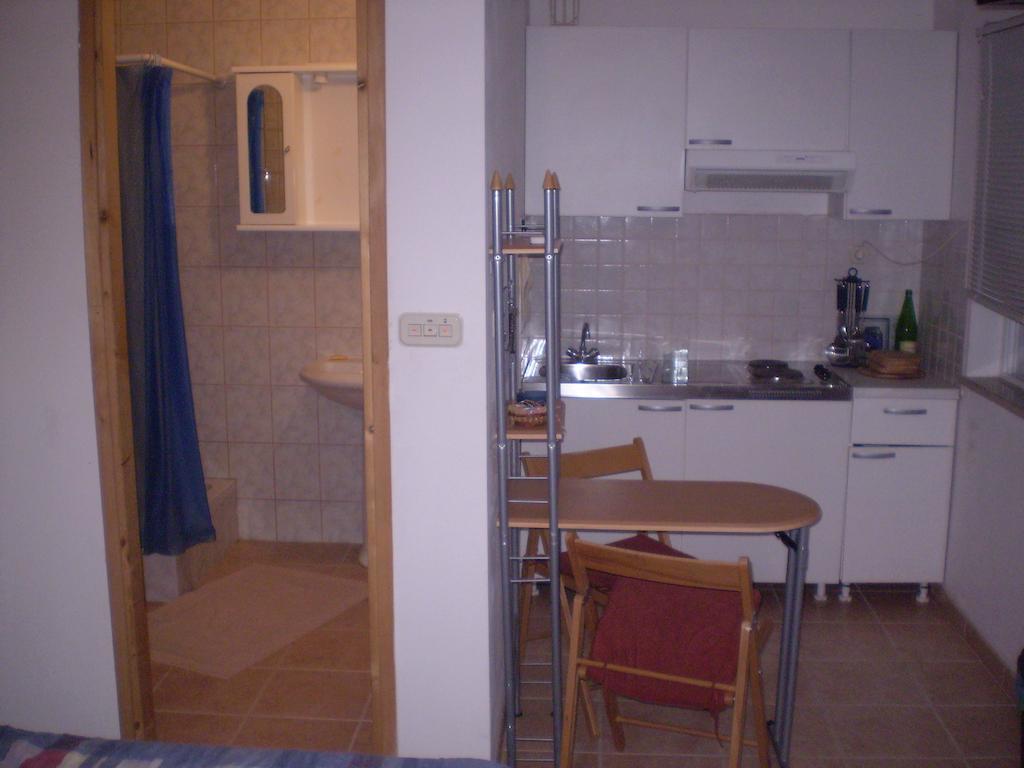 Apartments Zuvela コルチュラ 部屋 写真